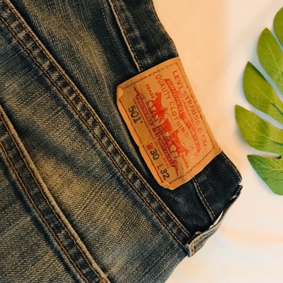 Vintage Levi’s 501 Cut Off Shorts - Picture 3 of 9